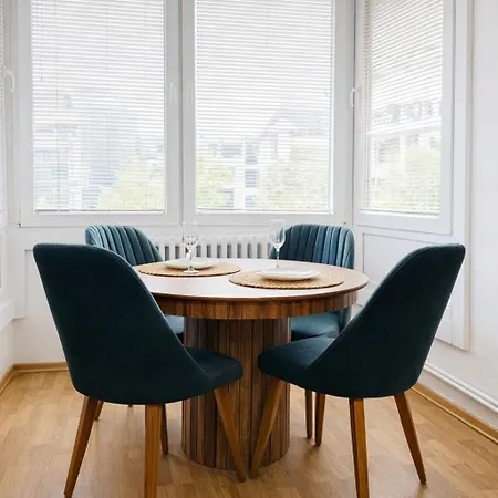 Family Nest - Two-bedroom In Centre By He-ra Skopje