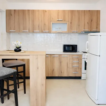 Family Nest - Two-bedroom In Centre By He-ra *