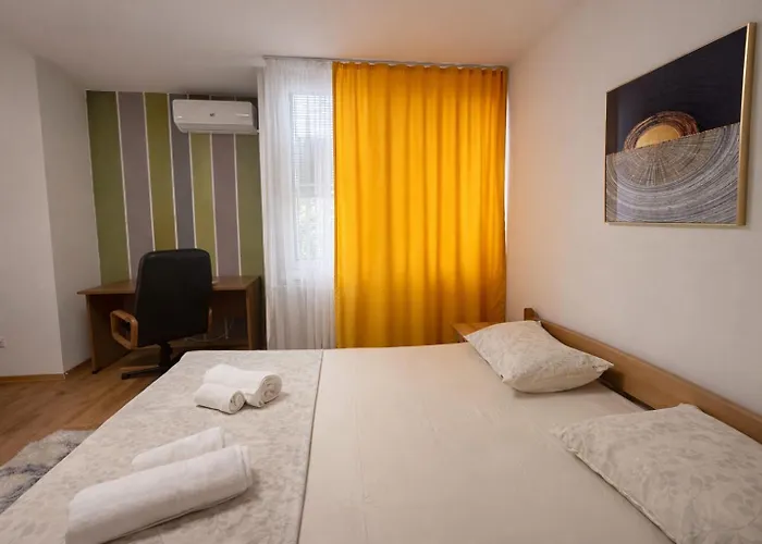 Family Nest - Two-bedroom In Centre By He-ra Appartement Skopje